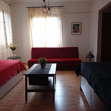 Comfortable & Cozy House Apartment Волос Екстериор снимка